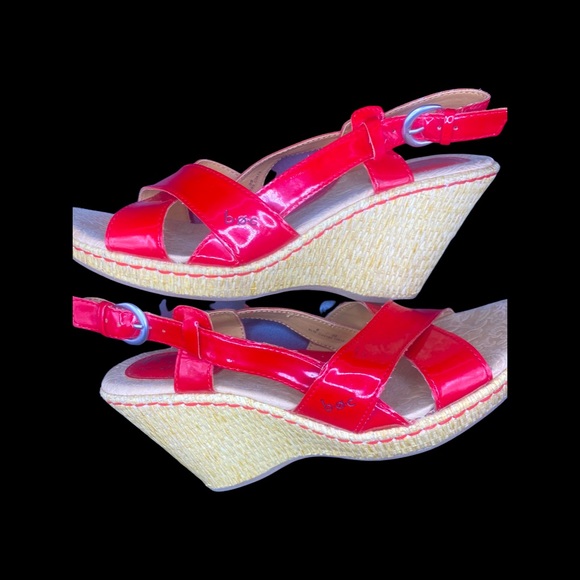 B.ø.c patent Cherry red wedge sandal - Picture 3 of 6